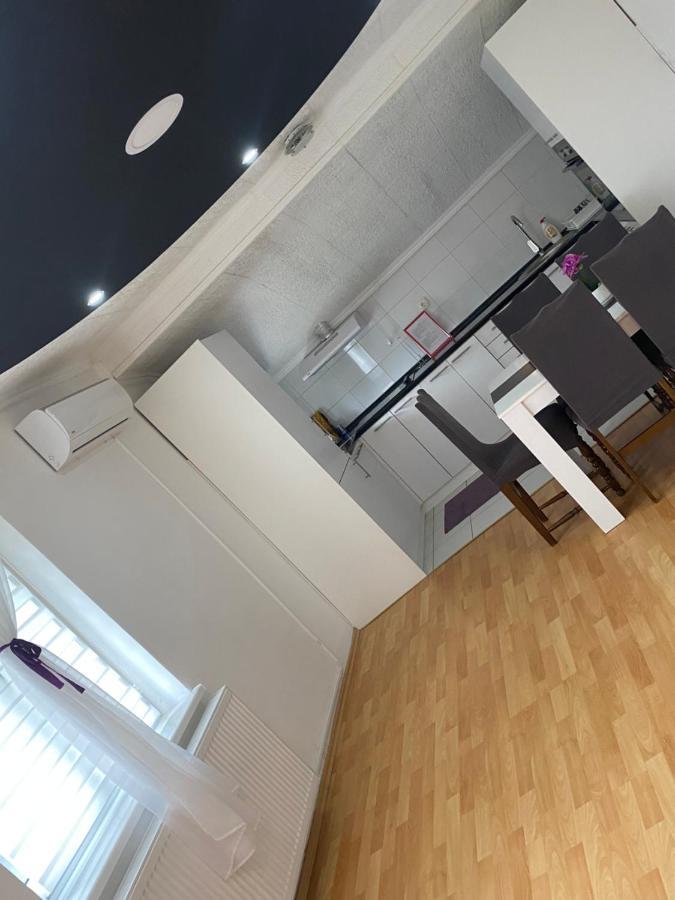 נובי סאד Apartmani Petra מראה חיצוני תמונה